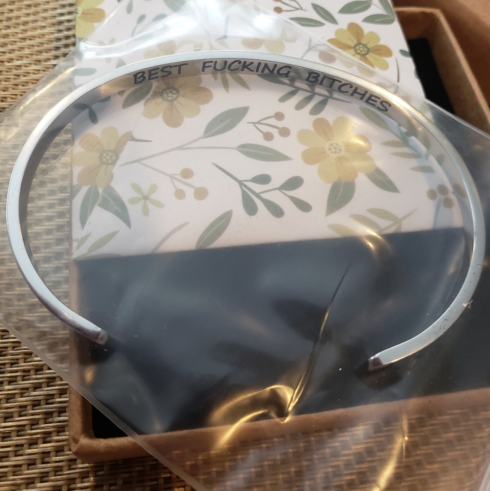 Bracelet